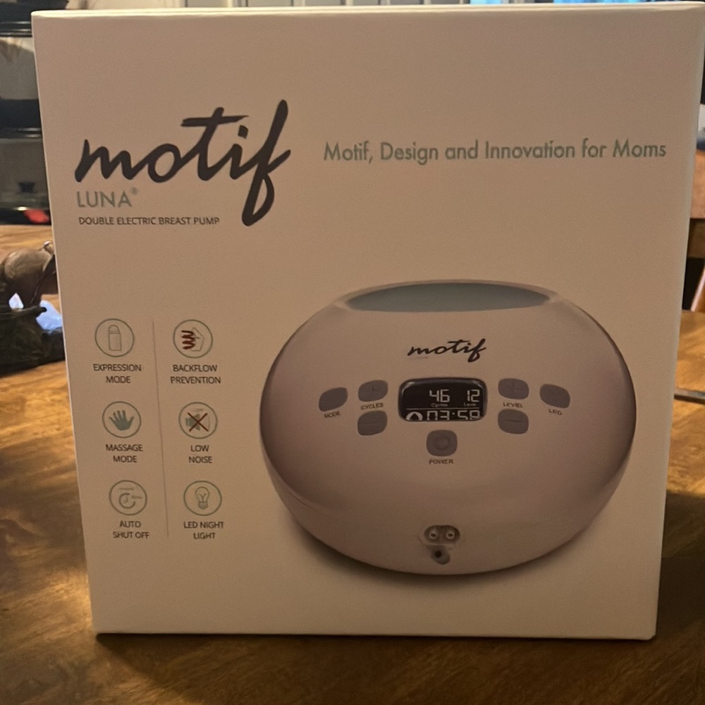 New in Box Motif Luna Breastpump